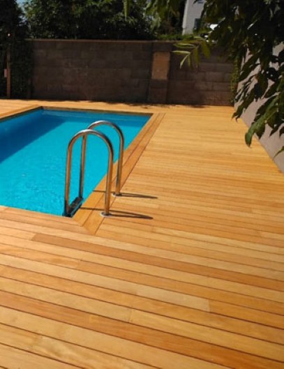 Decking les za terase TATAJUBA 19x90 ob bazenu