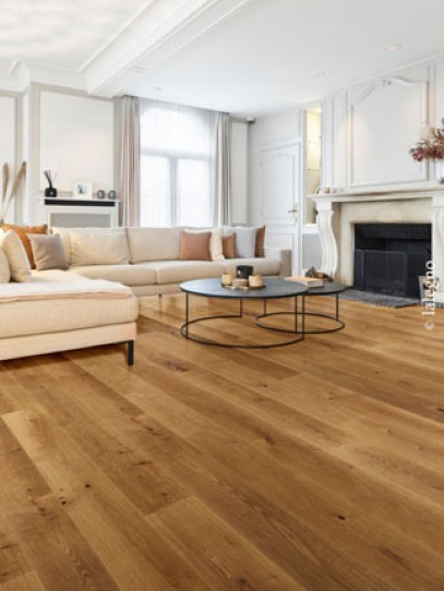 Dimljen oljen hrastov rustik parket LATOUR v prostoru