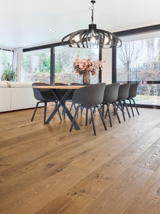 Reliefni oljen hrastov rustik parket ALOFIT