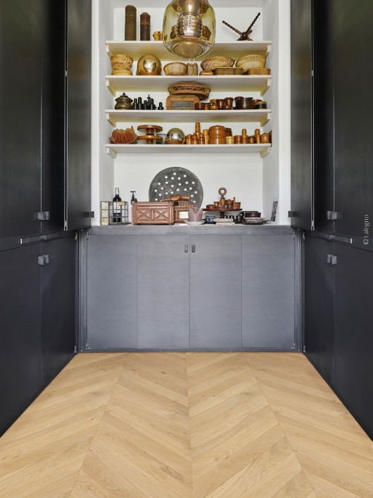 Mat lakiran hrastov chevron parket BRESCIA