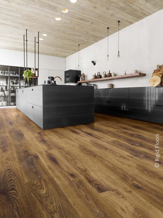 Vinil SPC klik dimljen hrast JESI v prostoru